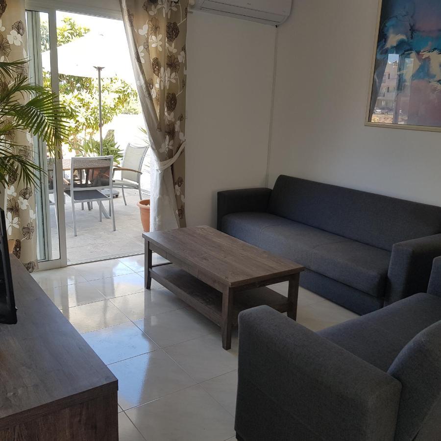 Appartamento Peaceful Townhouse With Private Pool Near The Sea Paphos Esterno foto