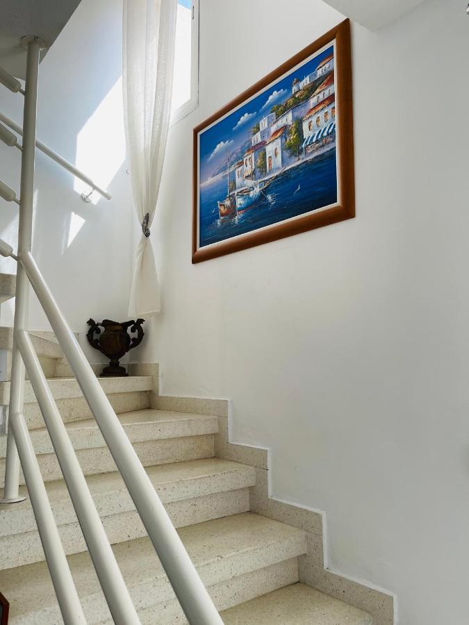 Appartamento Peaceful Townhouse With Private Pool Near The Sea Paphos Esterno foto