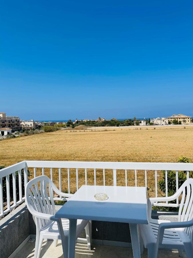 Appartamento Peaceful Townhouse With Private Pool Near The Sea Paphos Esterno foto